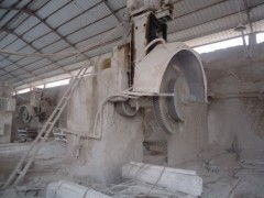 建筑基石的精雕細(xì)琢——銹石工程板材加工與專用機械制造全流程展示